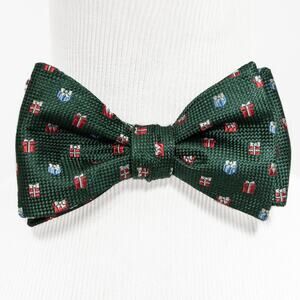Daniel Cremieux Green Christmas Presents 100% Silk Self Tie Bow Tie Bowtie